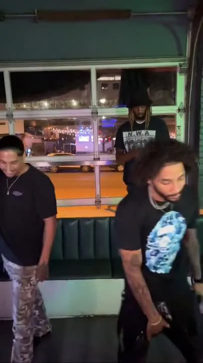 Prezident Cutt performing at a venue